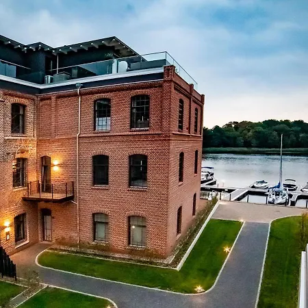 In Der Tuchfabrik Malchow * Malchow (Mecklenburg-Vorpommern)